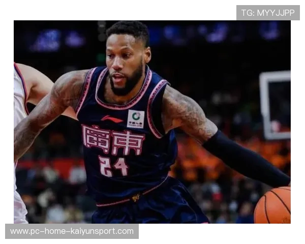 CBA广州快攻三线反击完成空接暴扣：城市激情与场上速度的共鸣